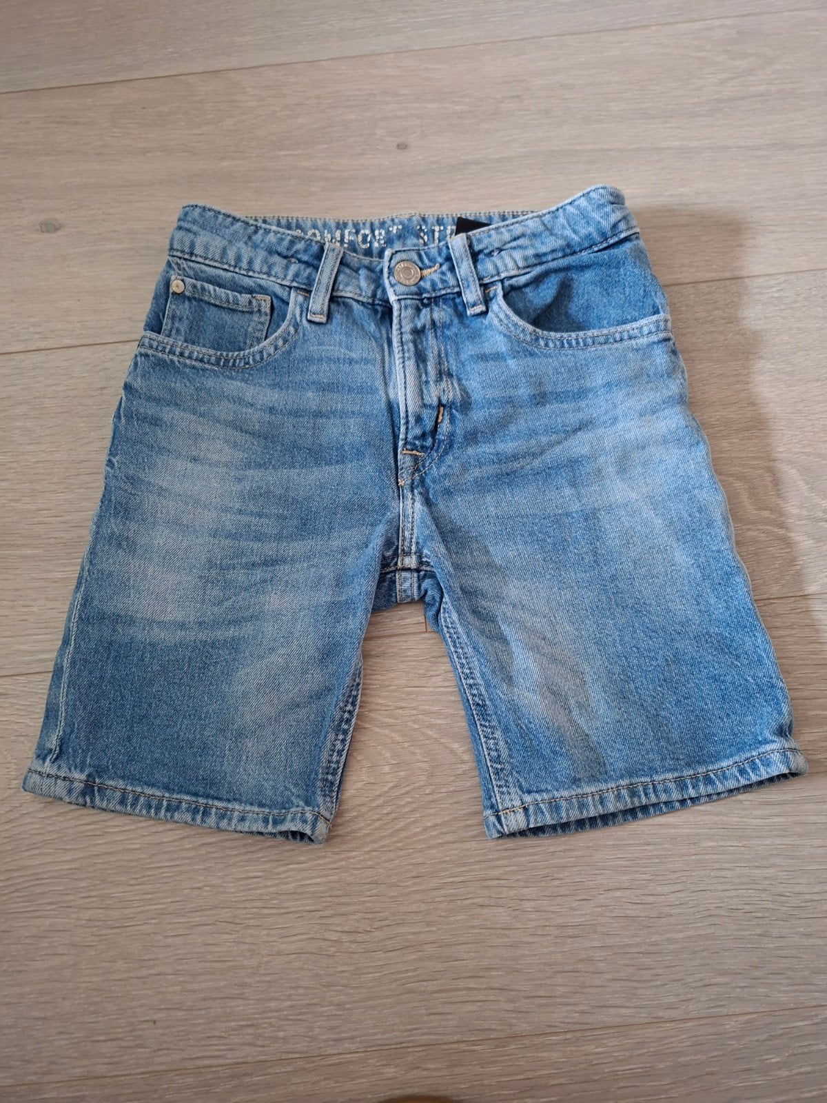 Short M122, Kinderen en Baby's, Kinderkleding | Maat 122, Broek, H&M, Ophalen of Verzenden, Zo goed als nieuw