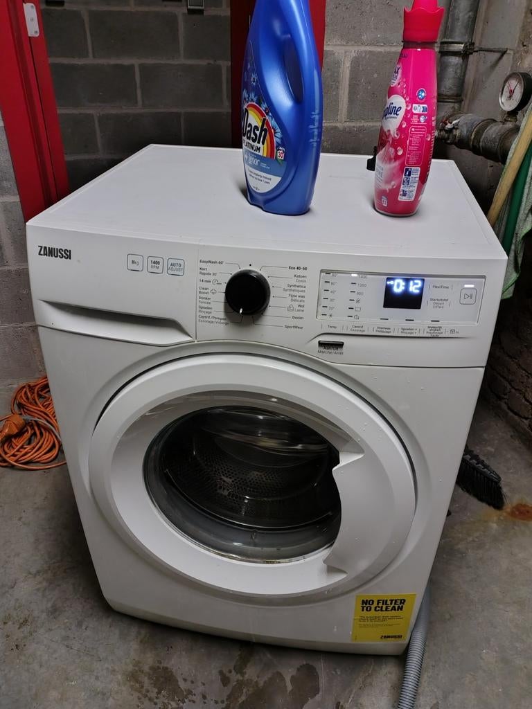 Machine a laver zanussi très bonne état, Electroménager