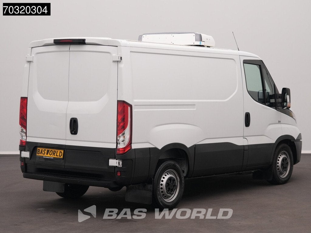Iveco Daily 35S16 Automaat Koelwagen Thermo King V-200MAX L2, Auto's, Bestelwagens en Lichte vracht, Automaat, Stof, Gebruikt