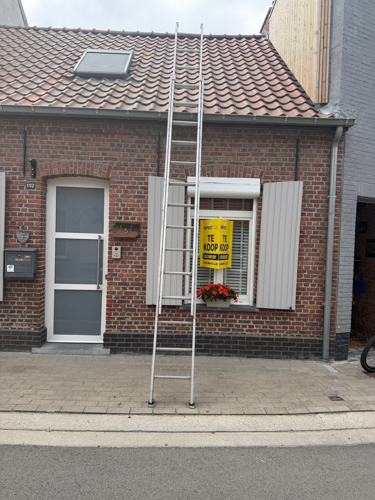 Uitschuifbare aluminium Altrex ladder ongeveer ongeveer 9 m, Doe-het-zelf en Bouw, Ophalen, Zo goed als nieuw, Ladder