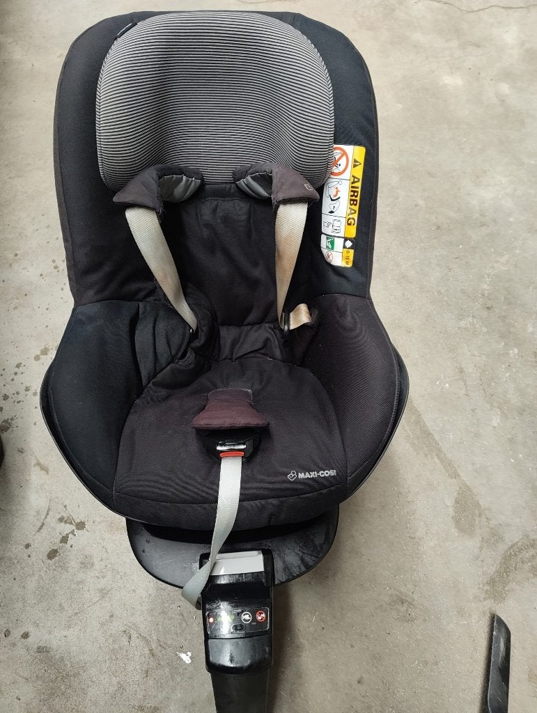 Maxi-Cosi Pearl autostoel + FamilyFix ISOFIX-basis, Ophalen, Gebruikt, 0 t/m 18 kg, Verstelbare rugleuning