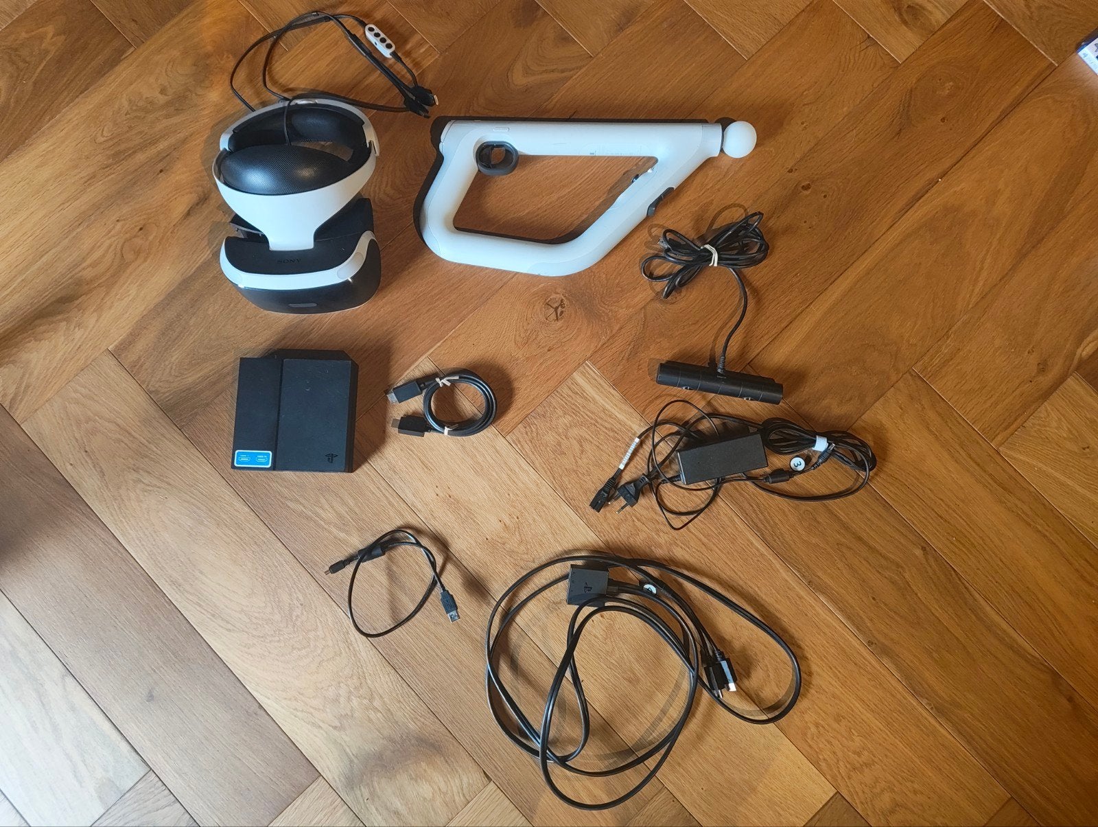 Complete PlayStation VR Set + VR Aim Controller, Games en Spelcomputers, Spelcomputers | Sony Consoles | Accessoires, Zo goed als nieuw