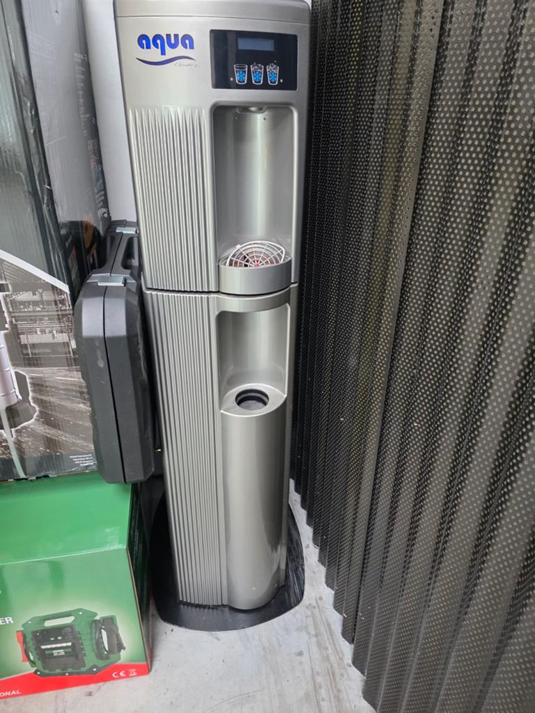 Waterdispenser met bruis, Ophalen