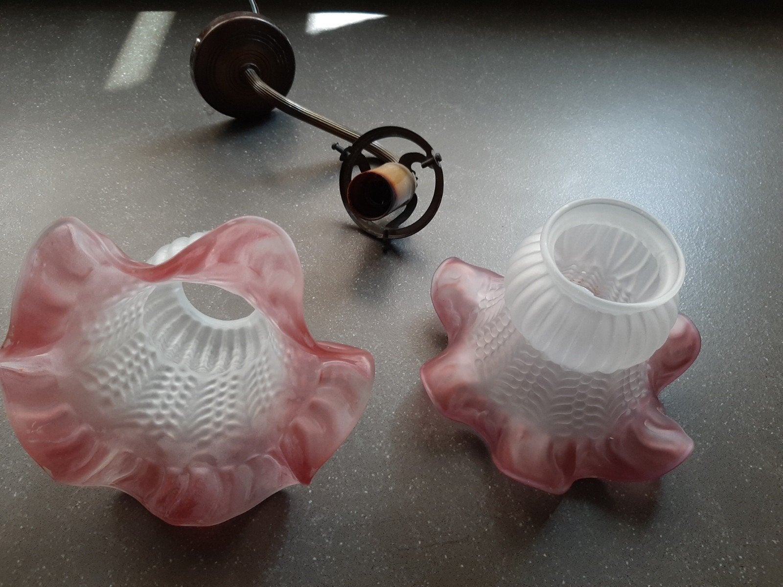 2 vintage glazen lampenkapjes., Antiek en Kunst, Ophalen
