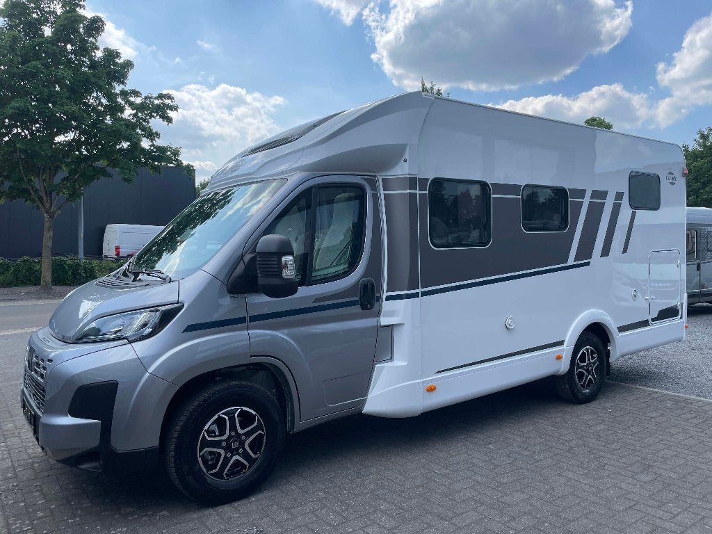 Te huur: Carado T338 Pro+ - last minute mogelijk, Caravans en Kamperen, Mobilhomes, Automaat, Airbags, Koelkast, Ringverwarming
