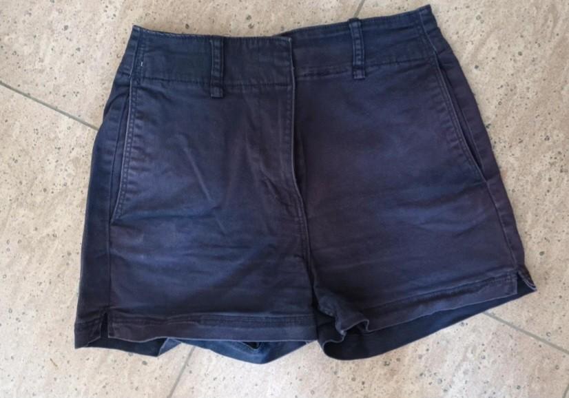 Short bleu marine femme Small h&m et zara, Kleding | Dames, Ophalen, Blauw