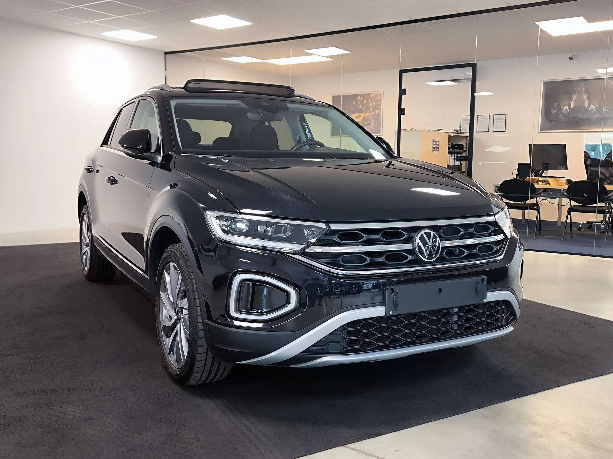 Volkswagen T-Roc 1.0 TSI Style / Panodak / Camera / Alcantra, Autos, Volkswagen, https://public.car-pass.be/vhr/59691bda-a5ba-4b55-844e-48dfceecad90