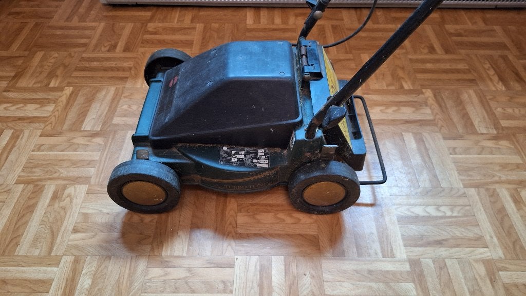 Elektrische grasmaaier maaibreedte 30 cm, Ophalen, Gebruikt, 30 t/m 39 cm, Elektrische grasmaaier