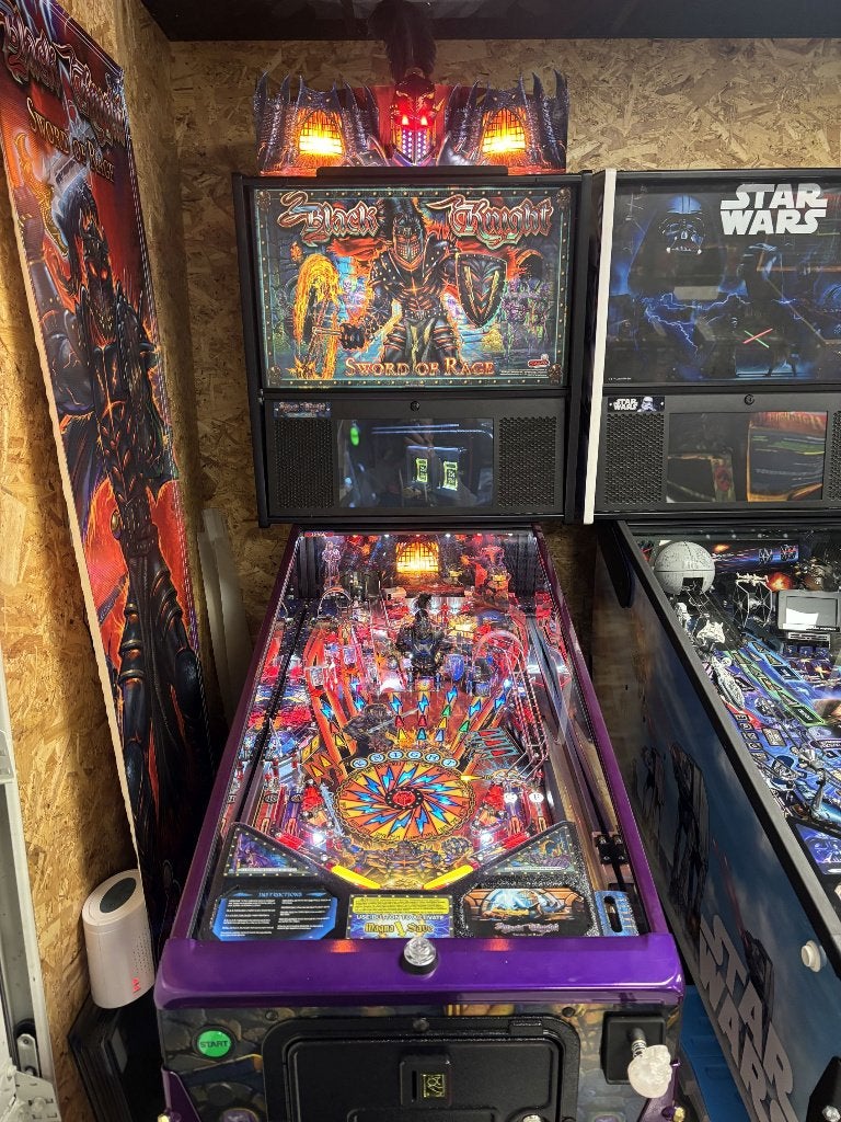 flipperkast stern the black knight pro, Verzamelen, Automaten | Flipperkasten, Zo goed als nieuw, Dot-matrix, Flipperkast, Stern