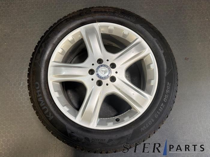 Jante + pneumatique d'un Mercedes ML-Klasse, Véhicule de tourisme, -, 3 mois de garantie, Utilisé