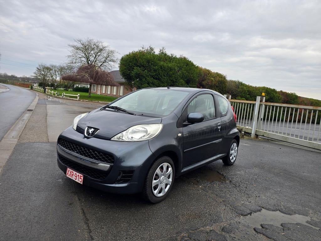 Peugeot 107 2009 • 84.555km • Benzine • €2350, Auto's, Voorwielaandrijving, 4 zetels, Stof, Zwart
