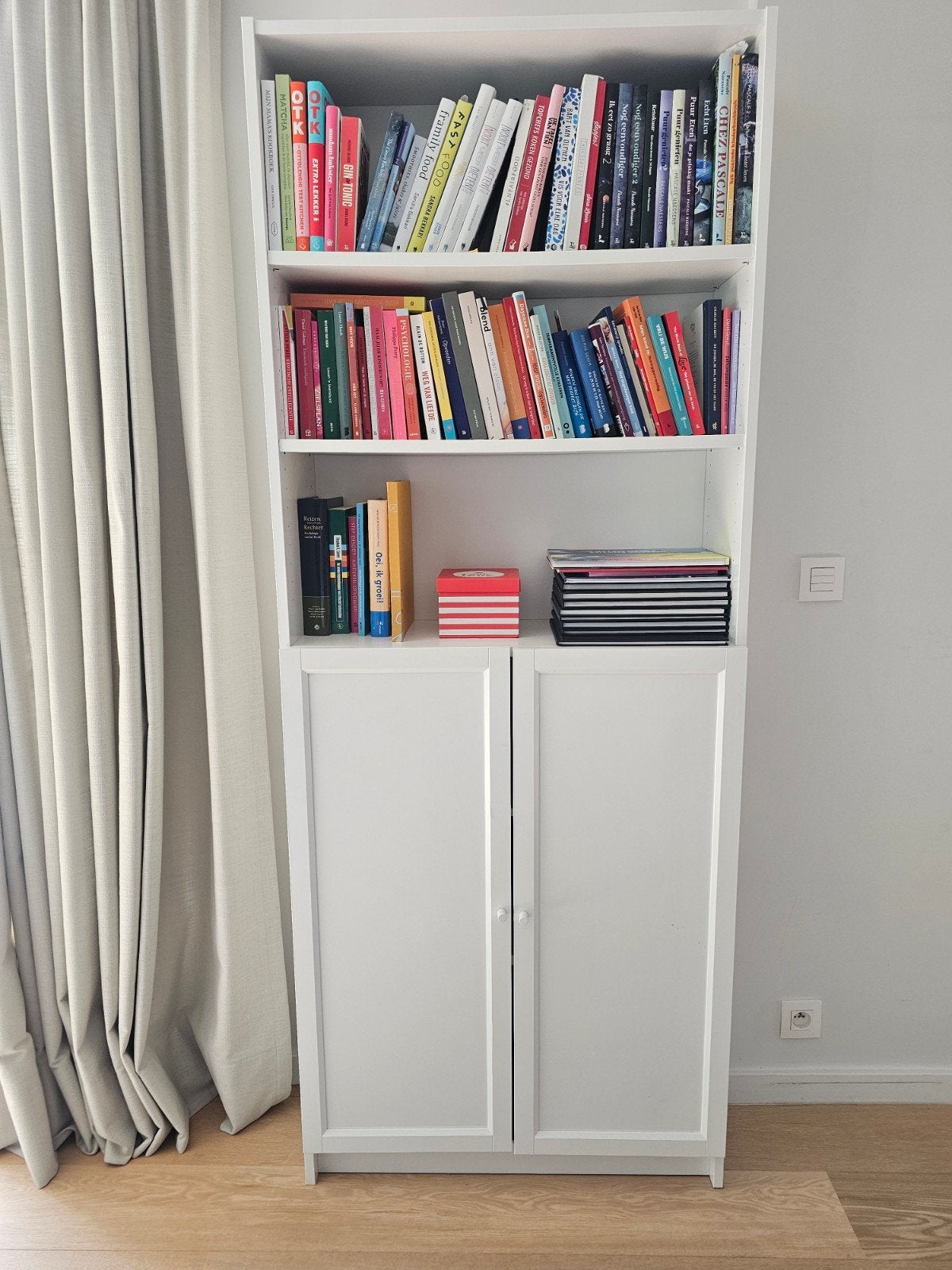 Belle & pratique armoire 2 portes et étagères Ikea -, Enlèvement