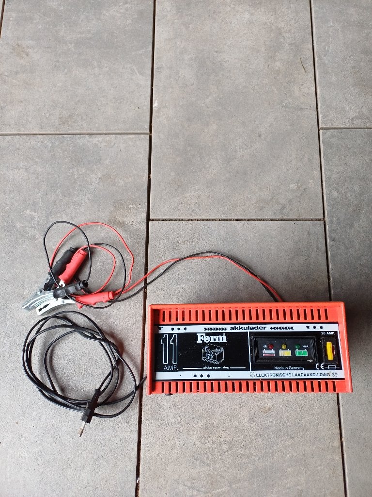 Te koop Ferm acculader 12V/11AMP., Auto-onderdelen, Gebruikt