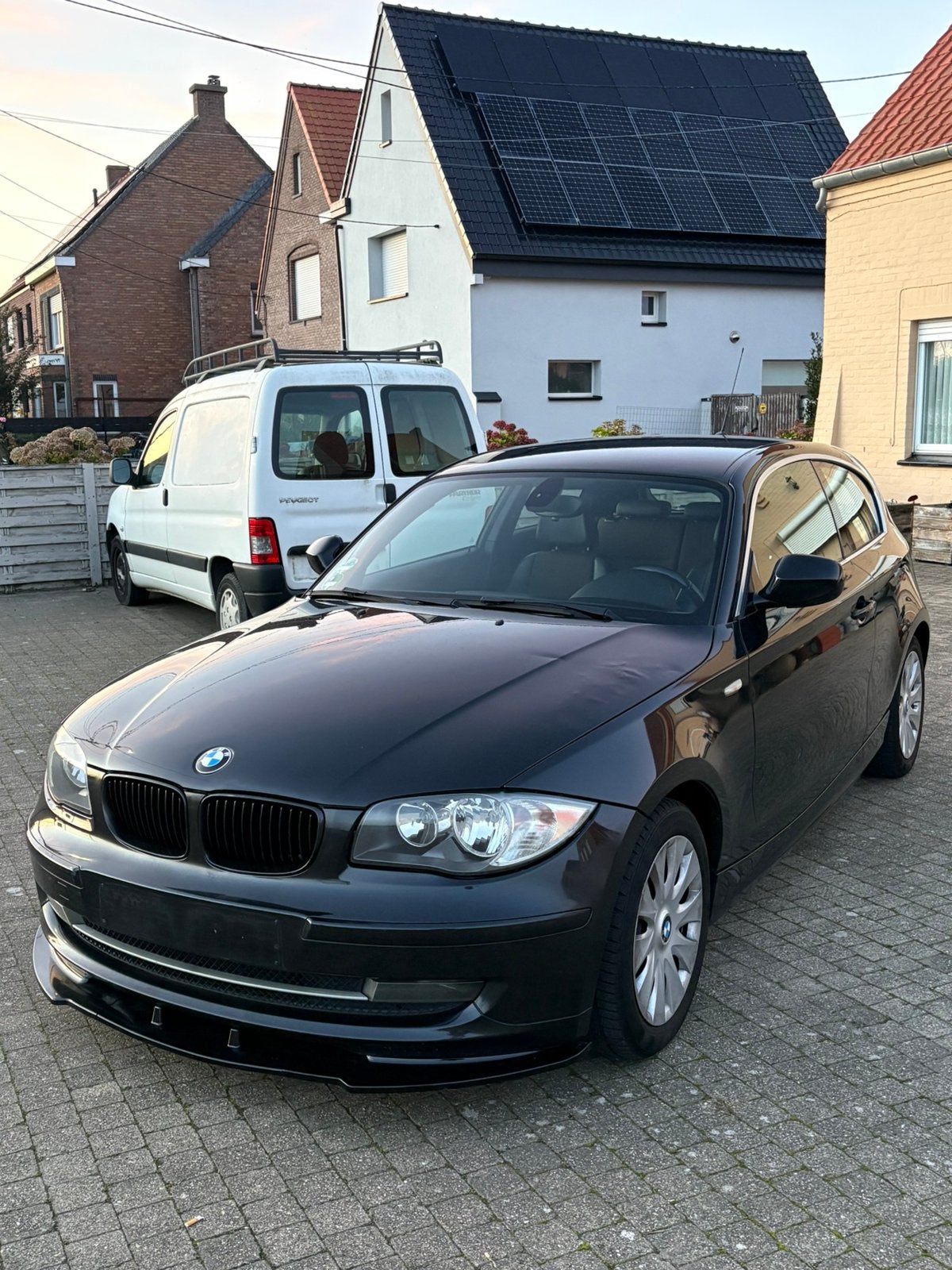 BMW Série 1 2.0 Essence 2010 - Look M - Avec contrôle, Autos, 90 kW, Euro 5, Achat, https://public.car-pass.be/vhr/c152a4e7-fb3f-43fa-a7dc-74d4d7