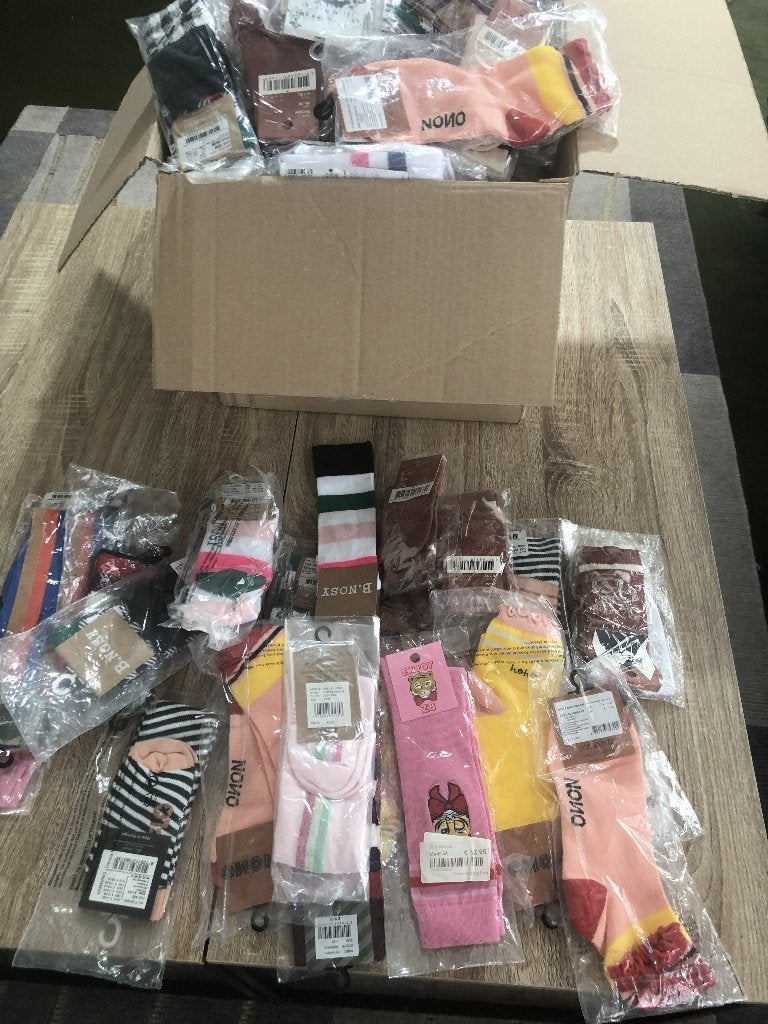 140 sokken in verschillende maten, Kinderen en Baby's, Jongen of Meisje, Nieuw, Ophalen of Verzenden, Sokken