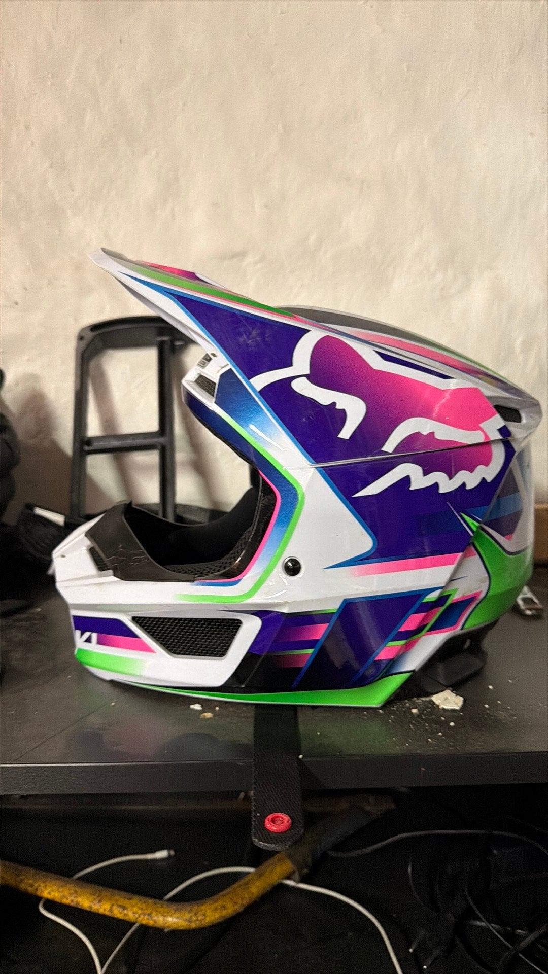 Kindercross helm, Ophalen