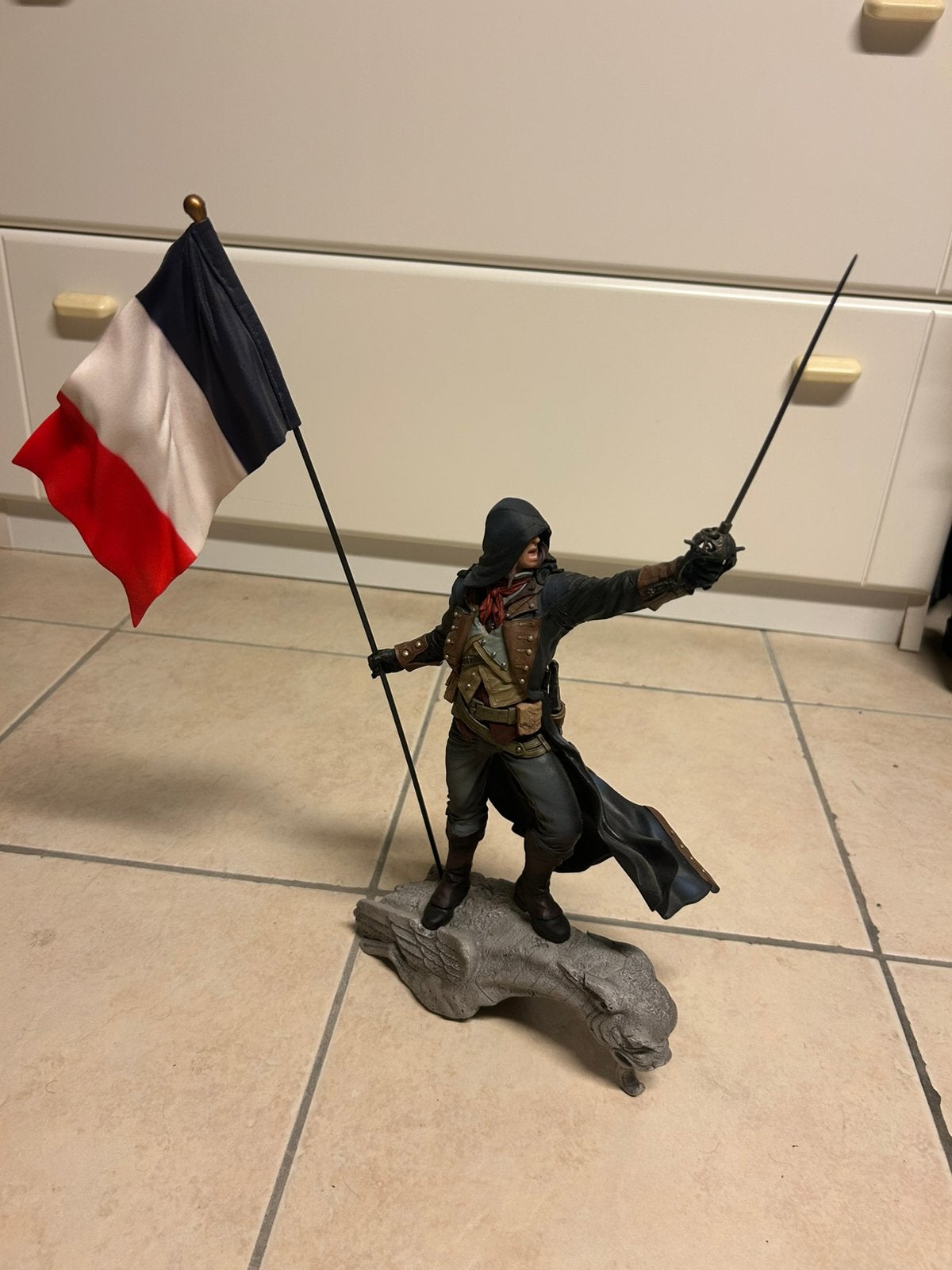 Assassins creed unity - Arno statue, Enlèvement ou Envoi, Comme neuf