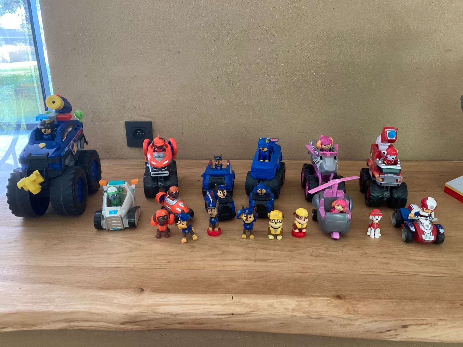 Paw patrol wagens en torens, Ophalen, Zo goed als nieuw