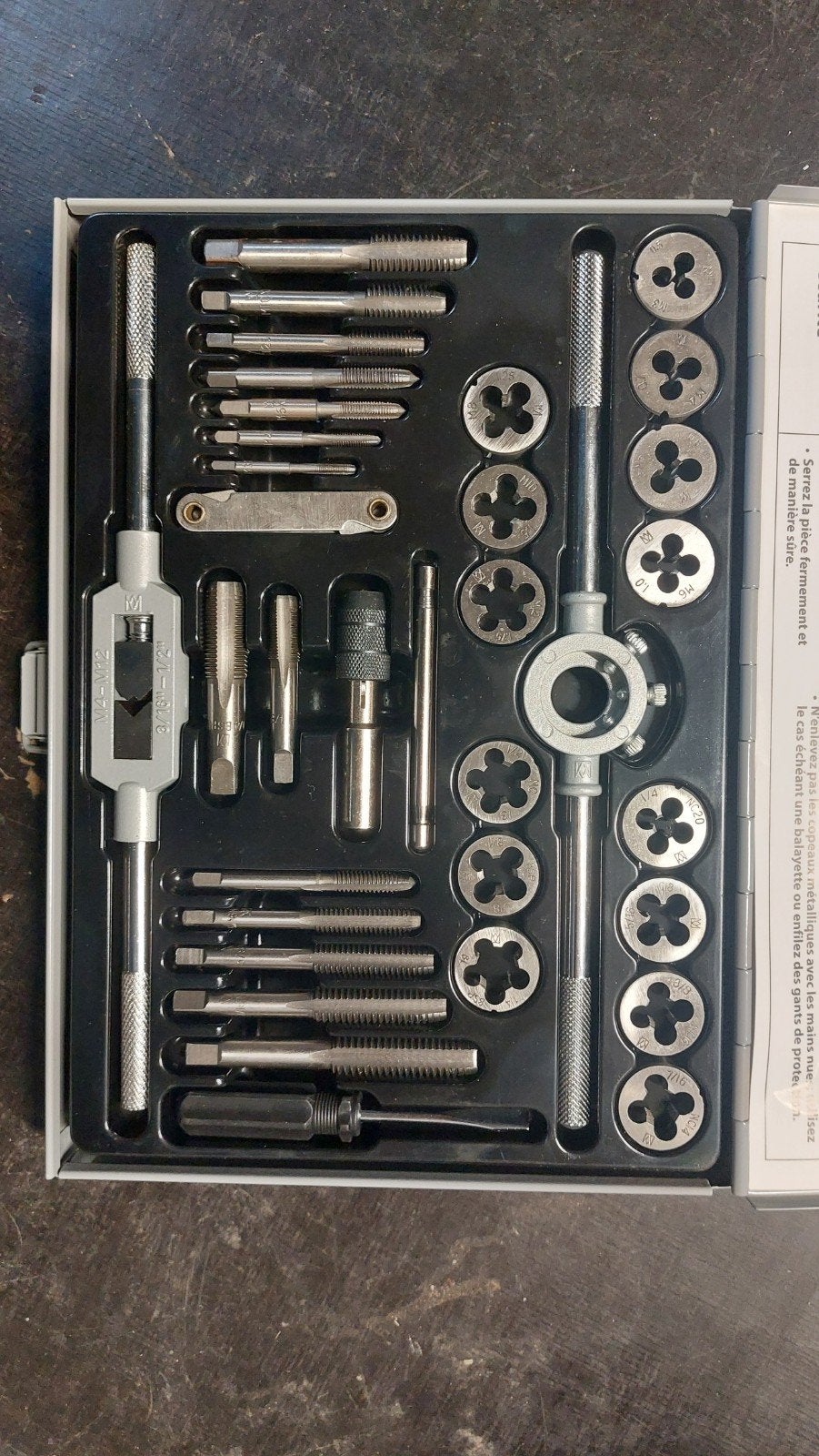Draadtap set, Ophalen