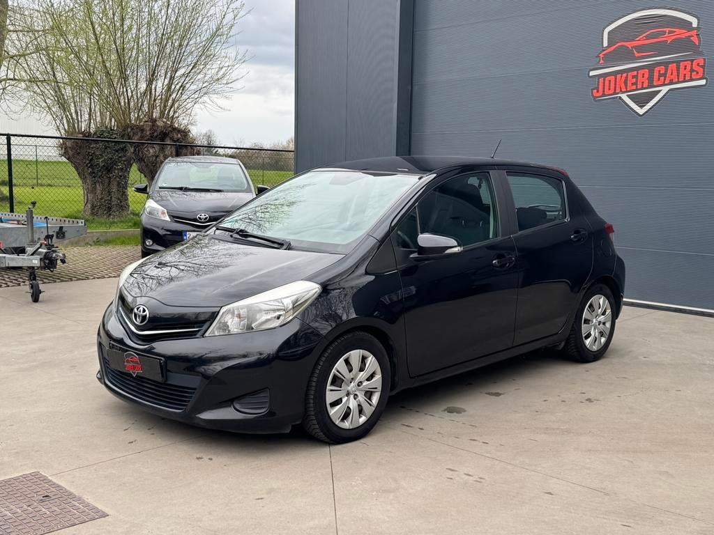 Toyota Yaris 1.4 D-4D Dynamic Navi Camera Airco, Cuir, Euro 5, Entreprise, Boîte manuelle