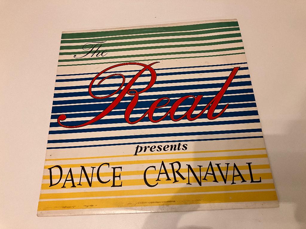 The real presents - dance carnaval ( lp 12” ), CD & DVD, Vinyles | Dance & House, Enlèvement ou Envoi, Comme neuf, 12 pouces, Autres genres