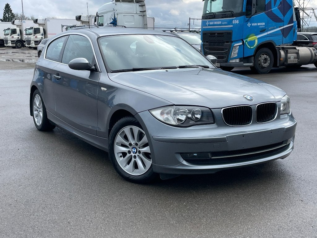 BMW 116i Essence 2.L/2009/83000.km/6 Vites/Climatisation, Autos, BMW, Argent ou Gris, Achat, Entreprise, Euro 4