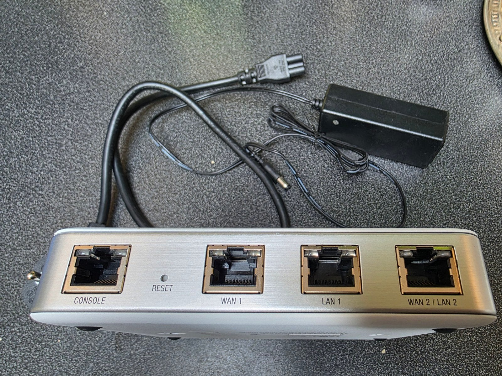 Ubiquiti UniFi Security Gateway (USG), compleet met voeding, Ophalen of Verzenden, Gebruikt