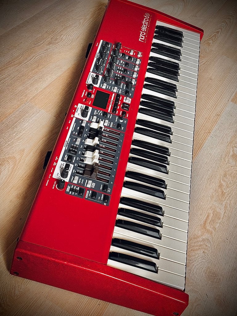 Nord Electro 6D 61 touches - Synth / Organ / Piano, Muziek en Instrumenten, Ophalen of Verzenden, 61 toetsen, Overige merken, Midi-aansluiting