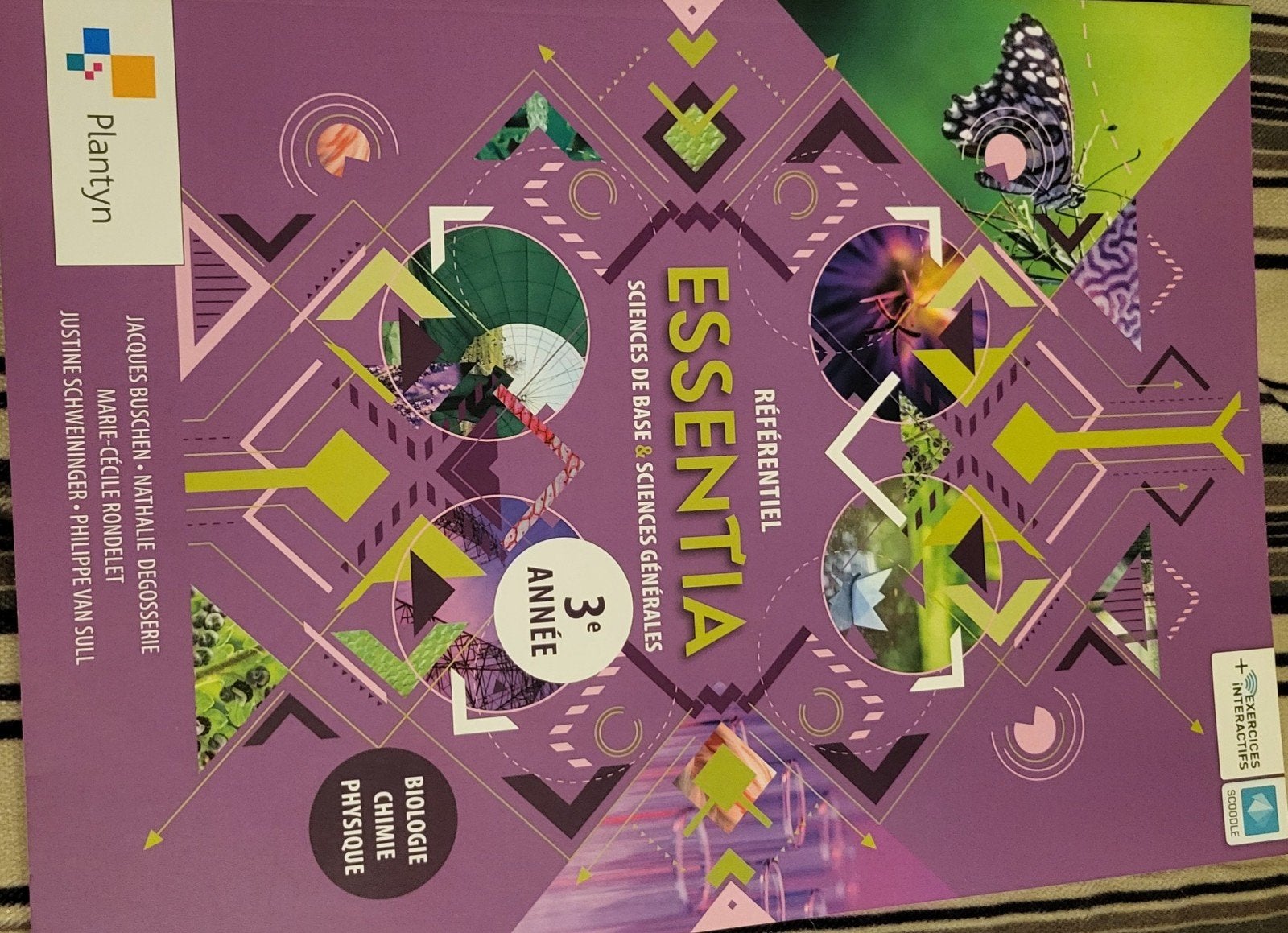 Référentiel ESSENTIA, Livres, Livres scolaires, Enlèvement