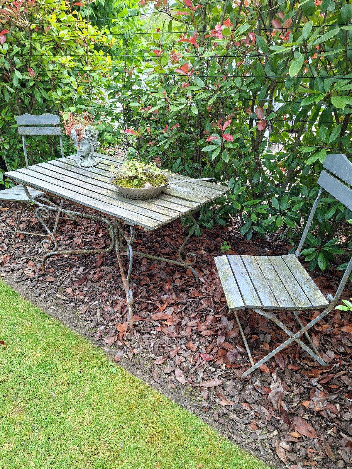Tables de bistrot avec chaises, Enlèvement