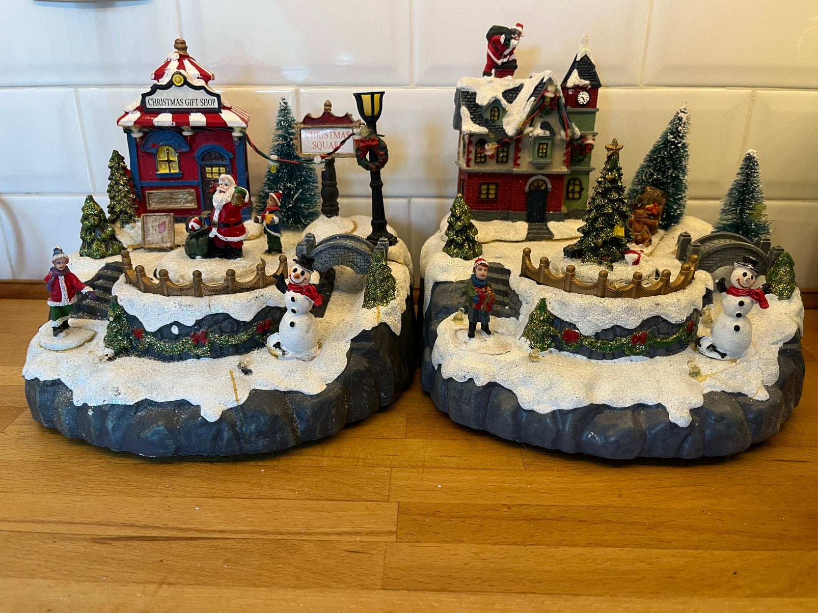 Kerst huisje ( 2 stuks), Verzamelen, Ophalen, Zo goed als nieuw