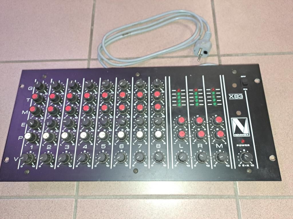 ️ Novanex X83 Mengpaneel te koop, Enlèvement ou Envoi, Utilisé, 10 à 20 canaux, Entrée micro