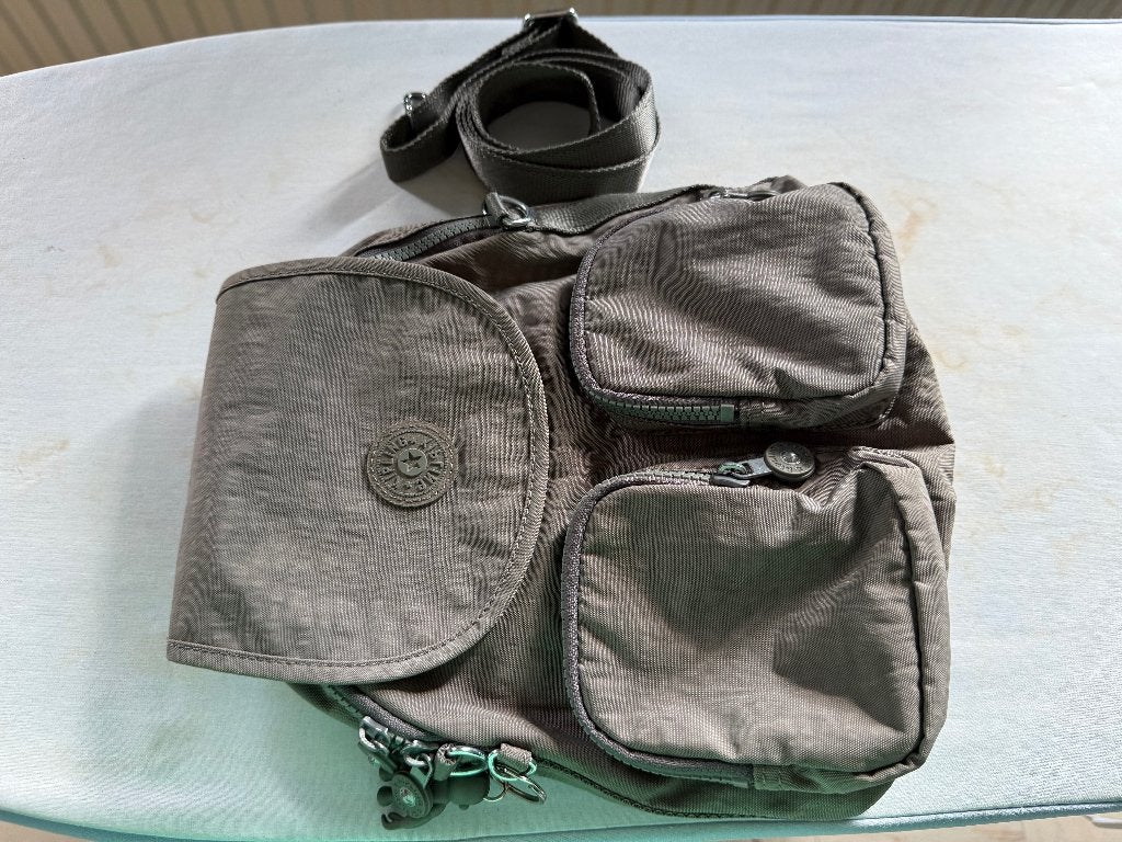 Sac à dos/sac à bandoulière Kipling, Neuf, Gris, Enlèvement ou Envoi, Moins de 40 cm