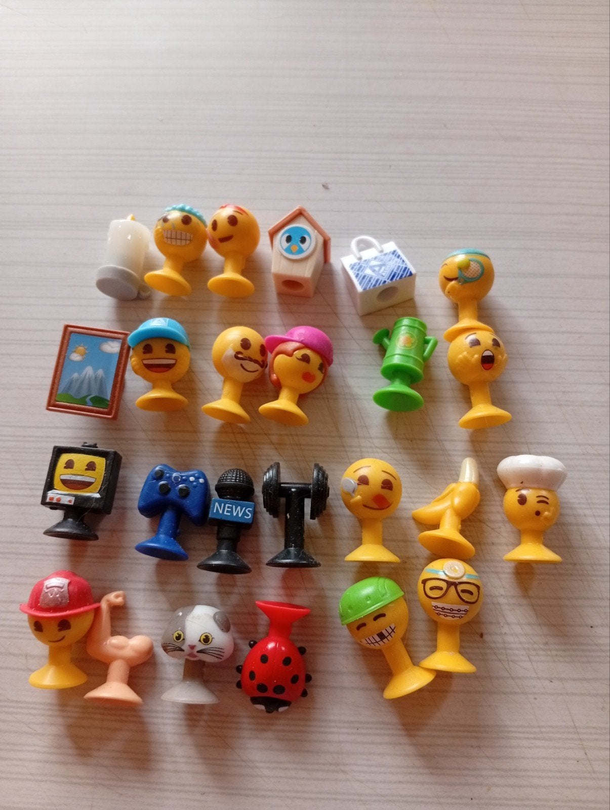emojis aldi anciennes collections, Enlèvement, Neuf