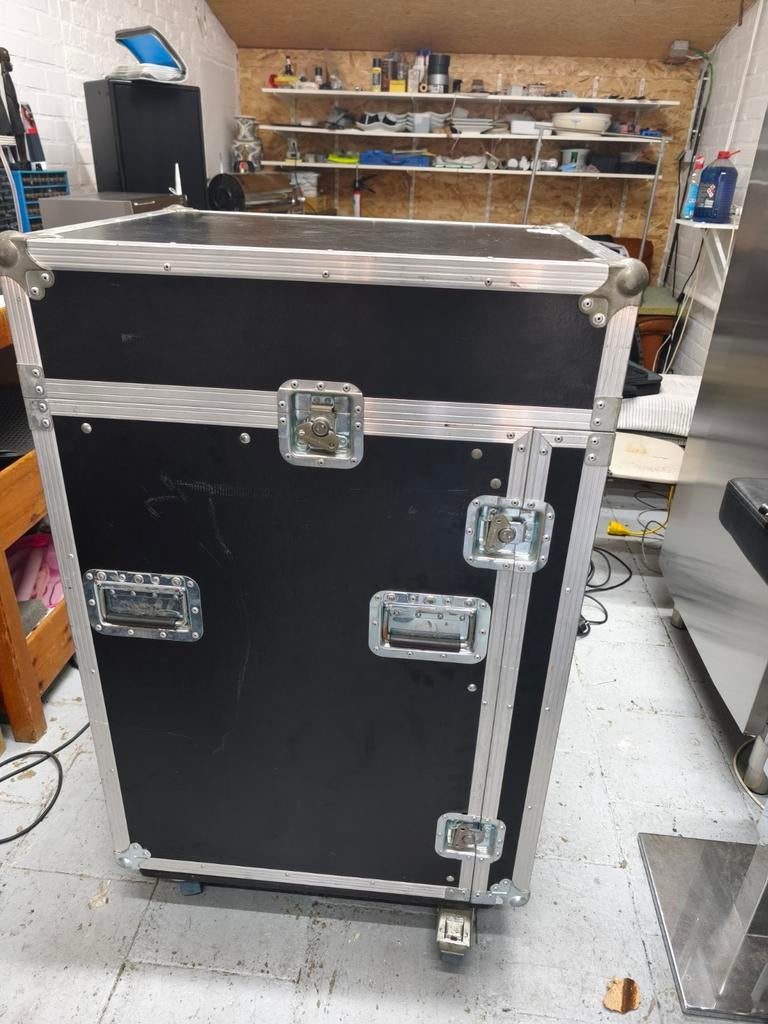 Nette flightcase 16u + 12u mixer - no chinese, Muziek en Instrumenten, Behuizingen en Koffers, Flightcase, Ophalen of Verzenden