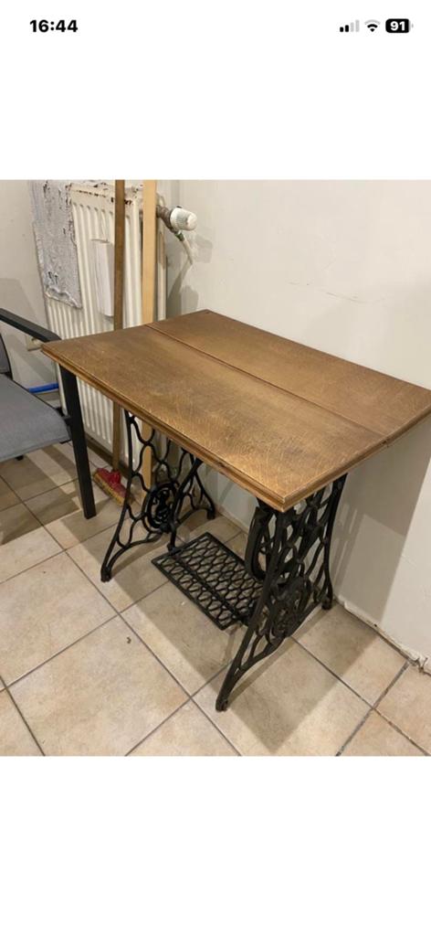 À vendre table machine à coudre Singer : Antiquités, Antiquités & Art, Enlèvement