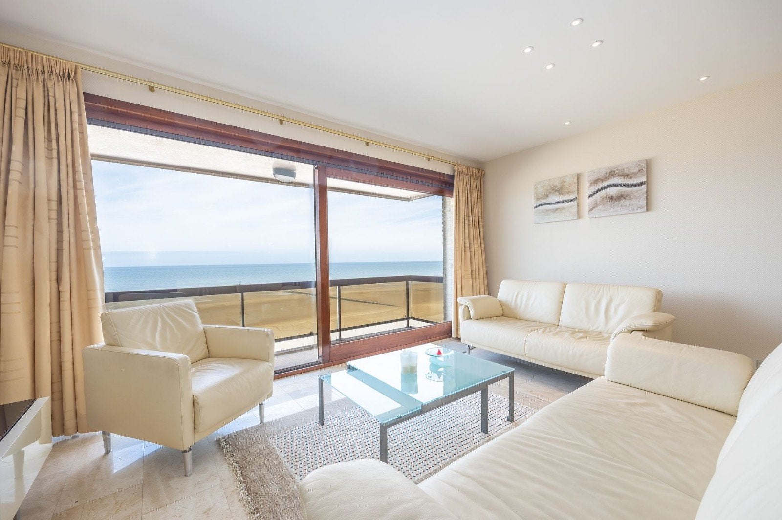Beige salon, Ophalen, Gebruikt, Vierpersoons of meer, Leer
