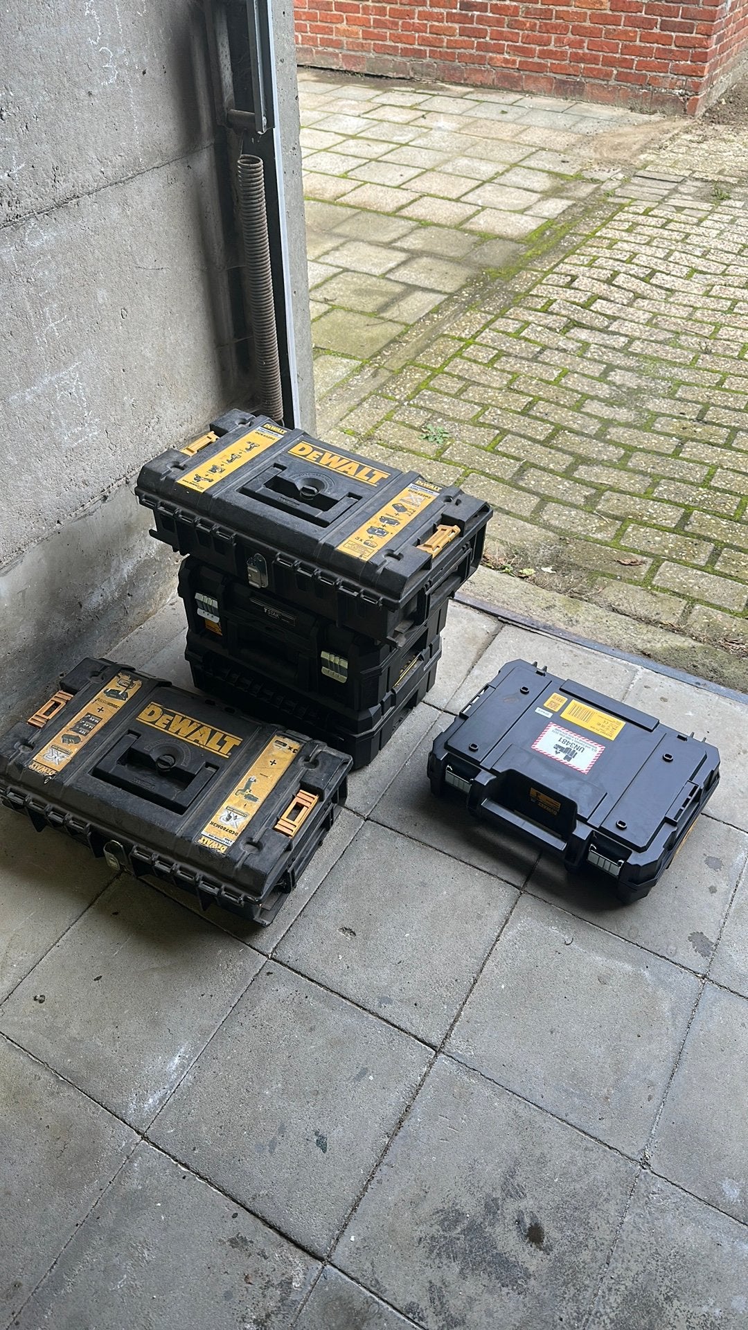 Lege werkkoffers, Ophalen, Gebruikt