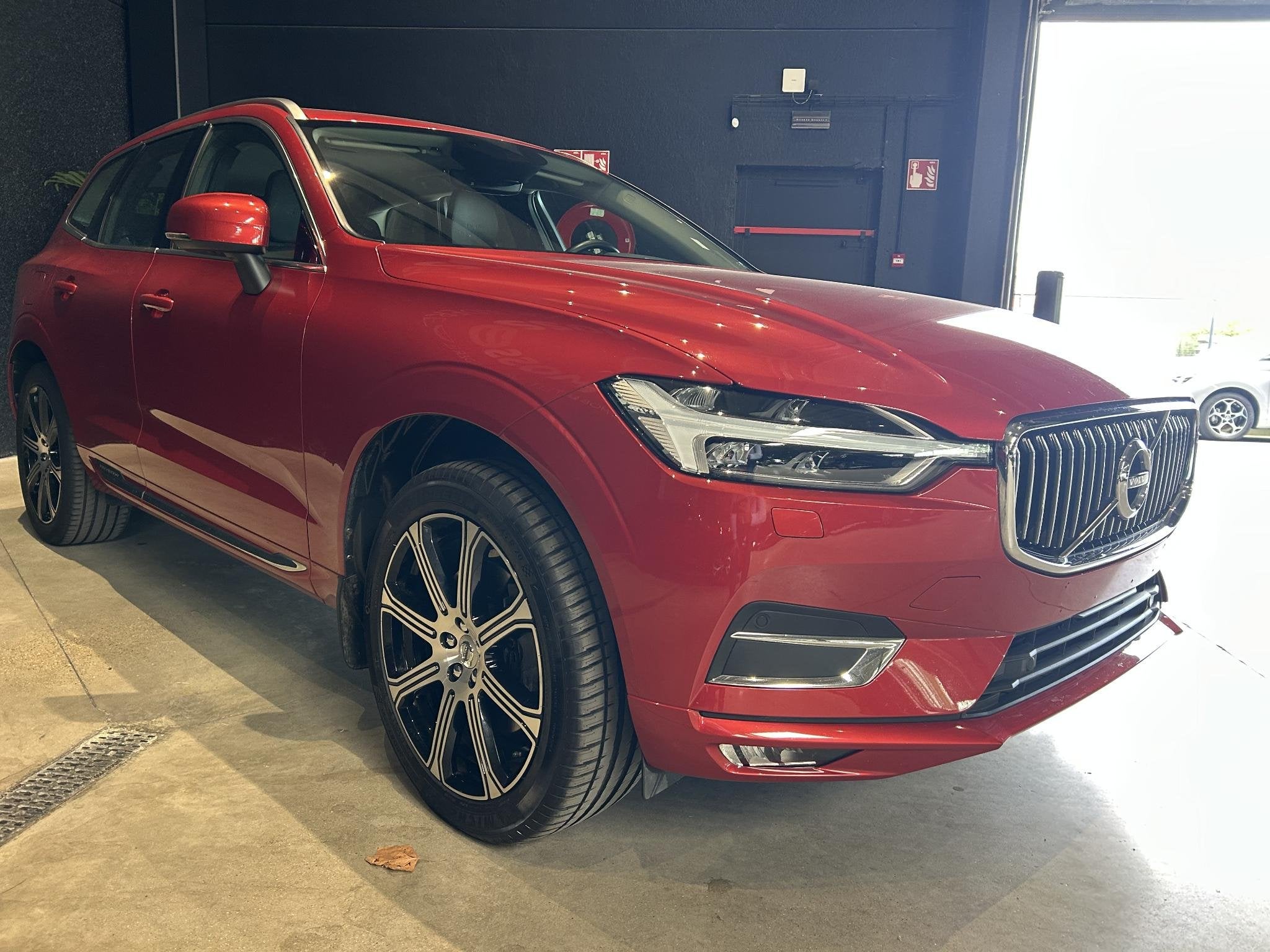 Volvo XC60 T5 Geartronic Inscription (automatique), Carnet d'entretien, 5 portes, Automatique, Tissu