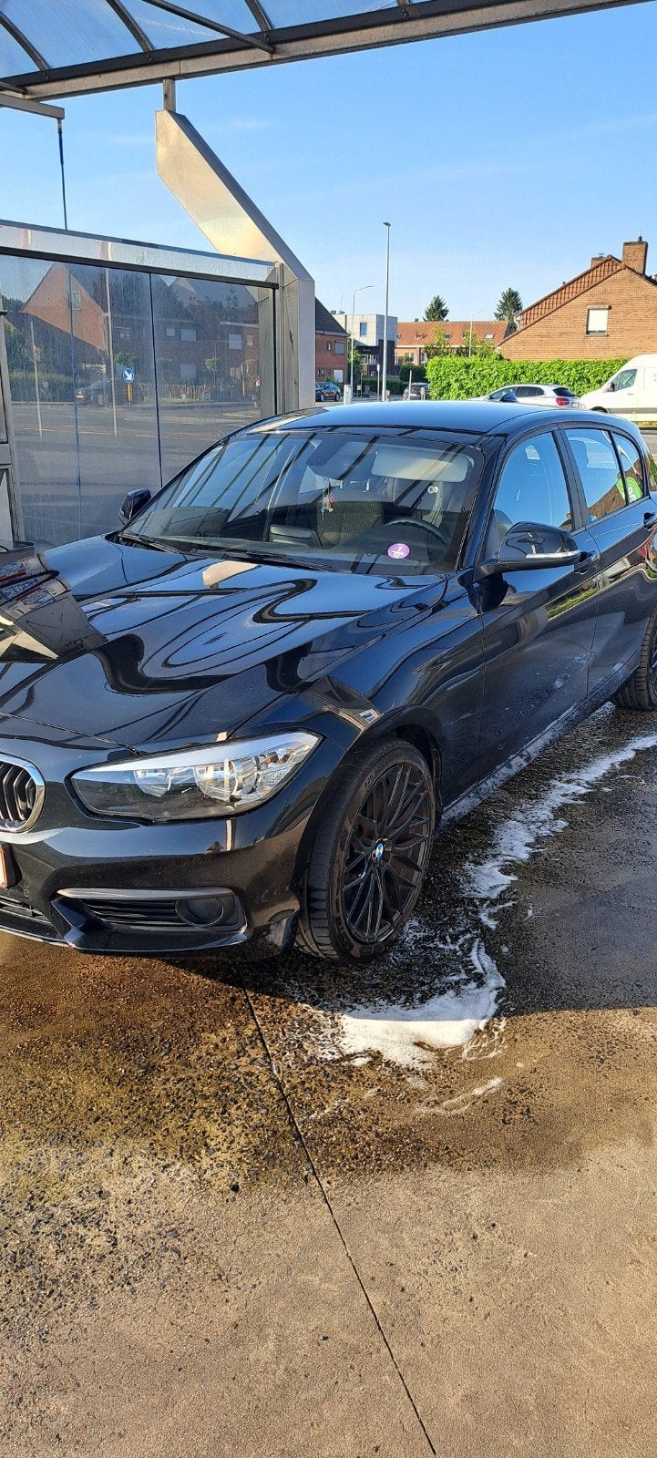 Bmw 116 zwart van kleur, Autos, BMW, Particulier, Cruise Control, Vitres électriques, Capteur de pluie, Essence, Noir, Noir, Enlèvement