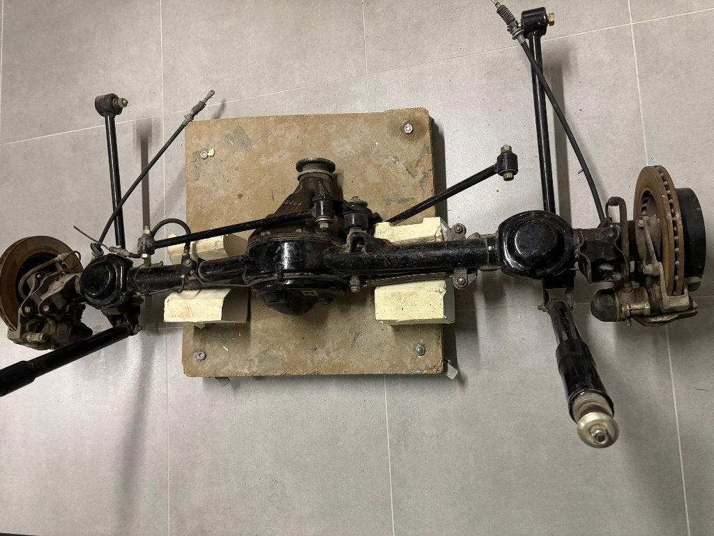 MAZDA RX7 - Pont arrière complet - Neuf d'origine, Enlèvement, Neuf, Mazda