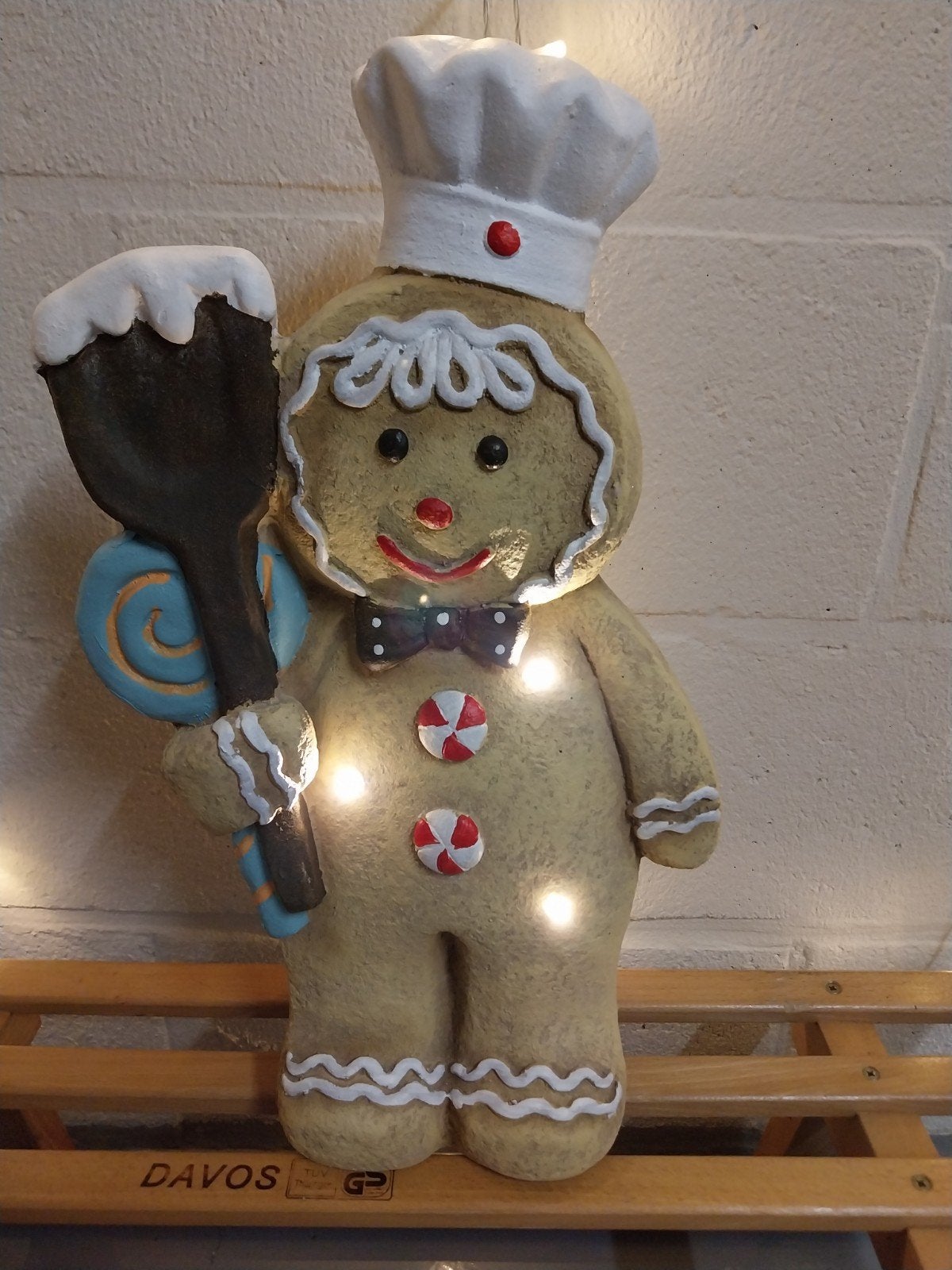 Peperkoek mannetje met verlichting, Ophalen