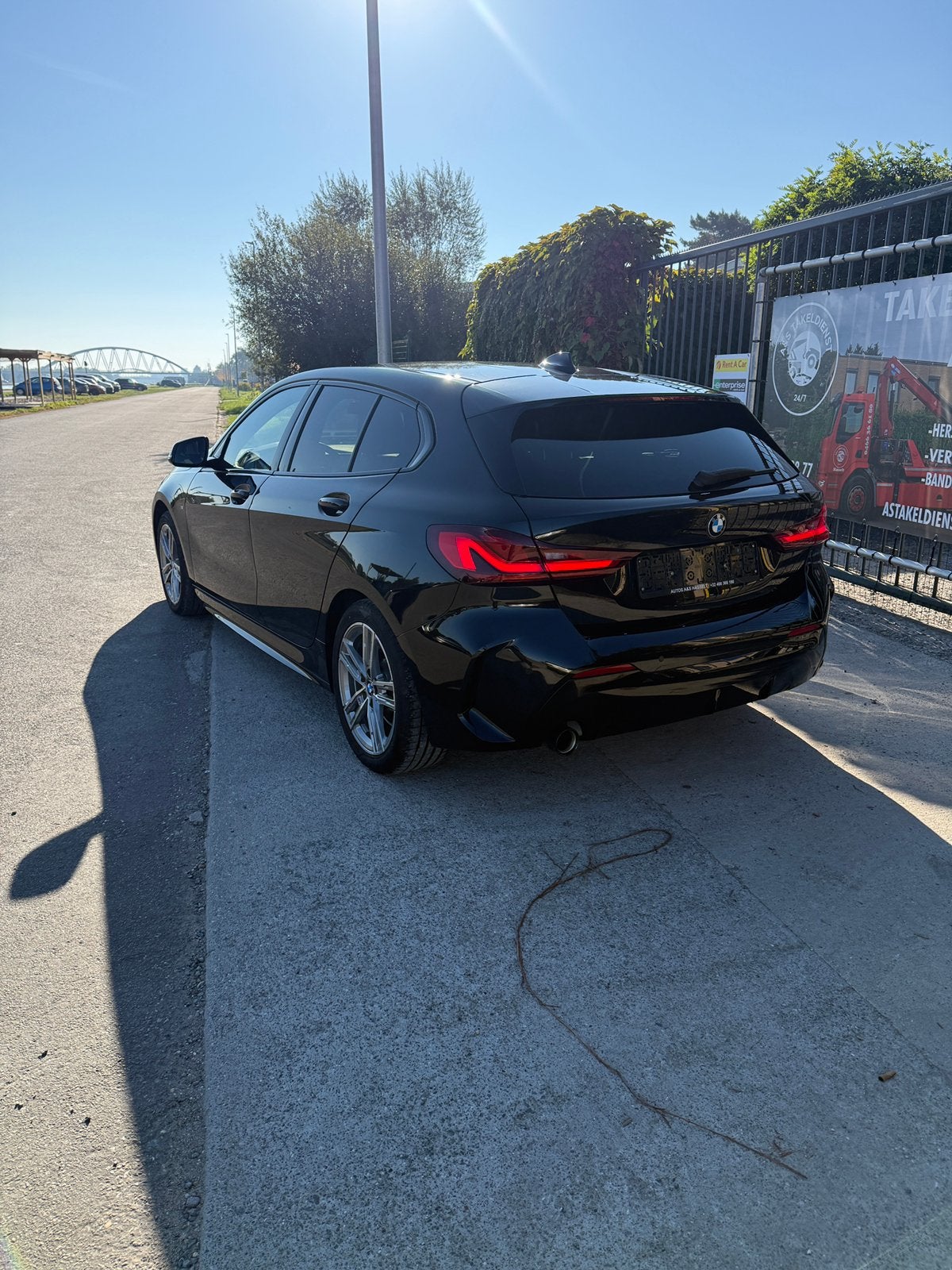 BMW 116i | M PAKKET | AMBIANCEVERLICHTING | 2022 | NAVI, Auto's, https://public.car-pass.be/vhr/22fbd929-e49a-4887-9027-fd7830b73a8d