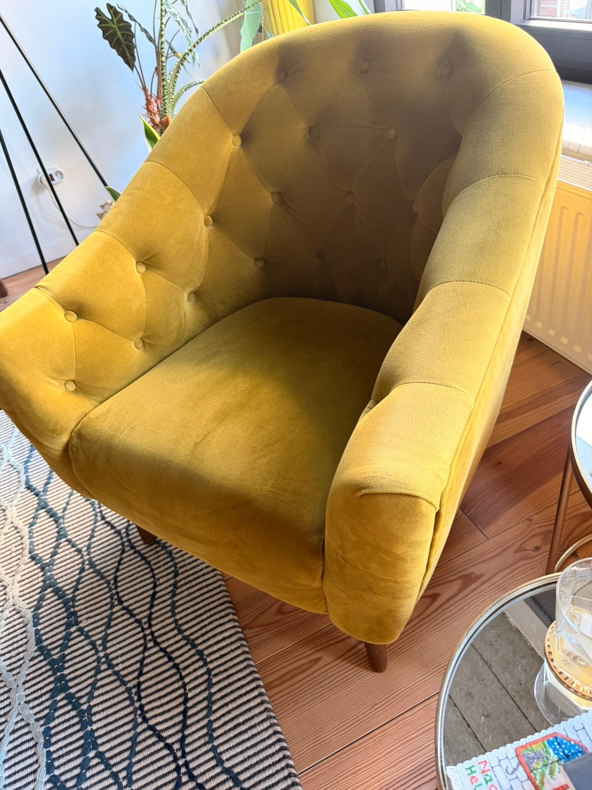 Mooie fluwelen fauteuil in mosterd/olijfgroen – retro stijl, Huis en Inrichting, Fauteuils, Ophalen, Gebruikt, 75 tot 100 cm, 75 tot 100 cm