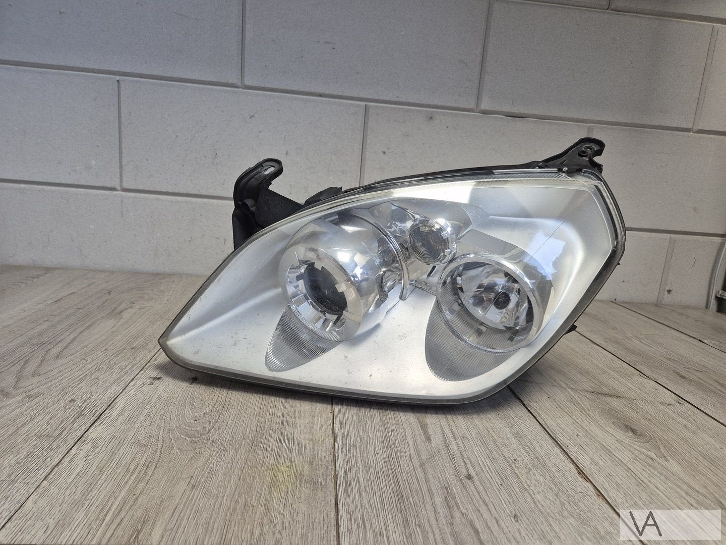 Opel Tigra twintop 2004 - 2010 koplamp links zilver €100, -, Opel, Utilisé, -