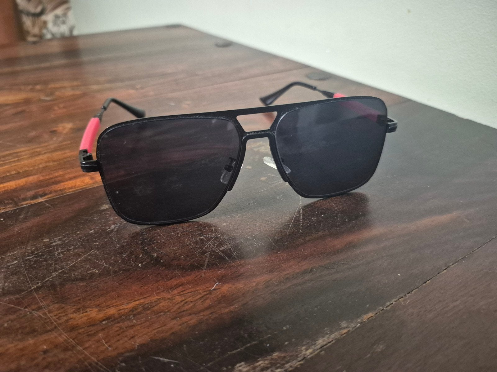 Lunettes de soleil Prada pour homme comme neuves, Enlèvement