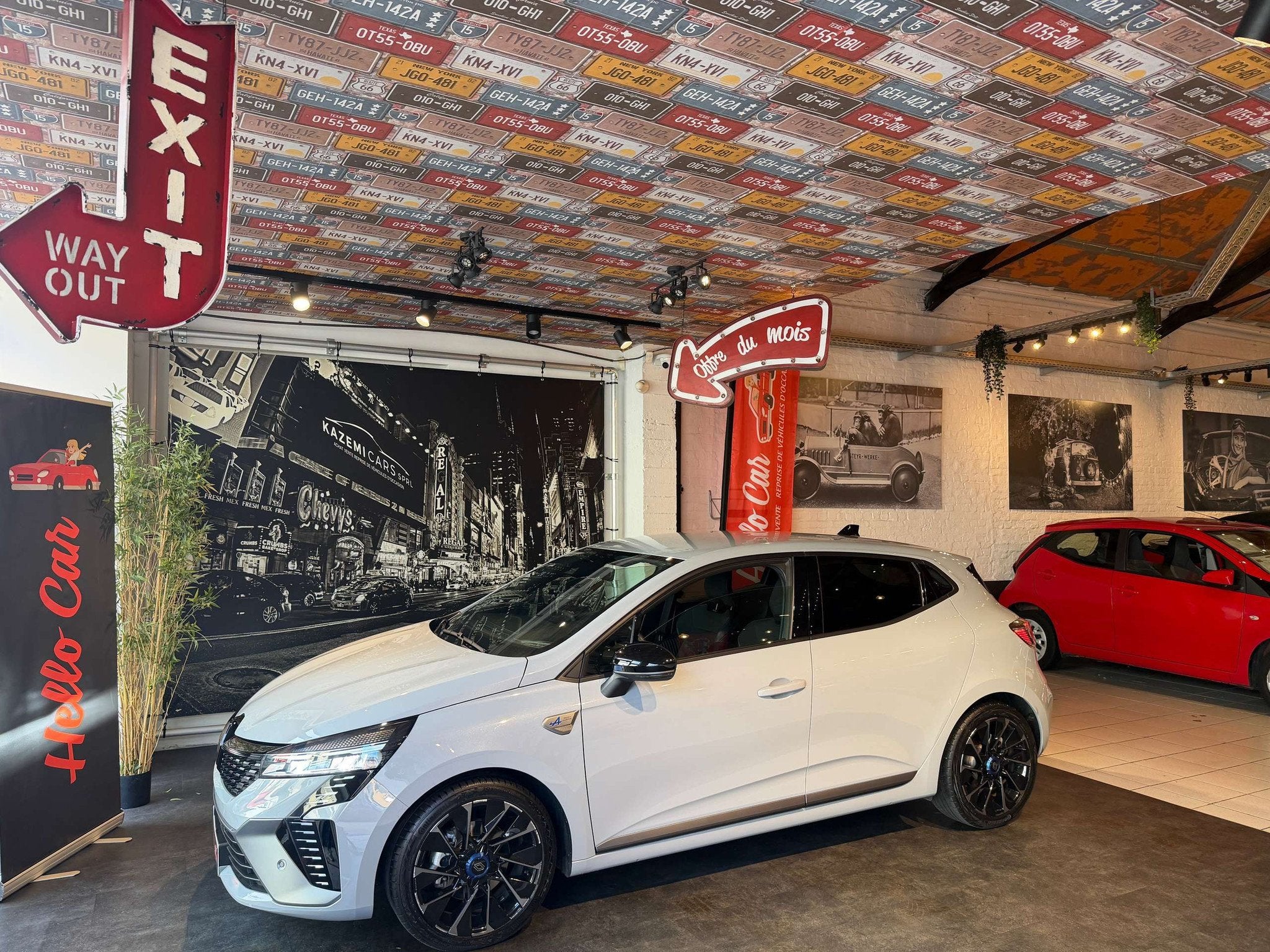 Renault Clio Hybrid 1.6i E-TECH ALPINE * CUIRS * CAM * FULL, Autos, Argent ou Gris, Achat, Entreprise, Noir