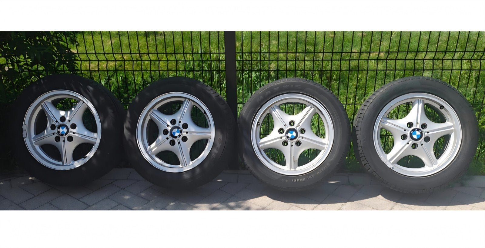 Jantes BMW 16 pouces avec pneus., Autos : Pièces & Accessoires, Pneus & Jantes, Enlèvement, 16 pouces, Pneu(s)