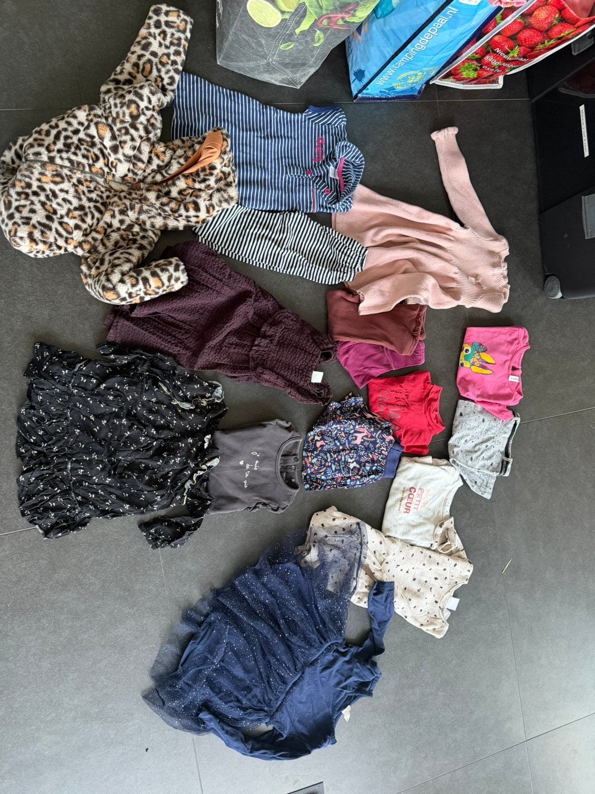 Doos babykleren 1 tot 3 jaar, Kinderen en Baby's, Ophalen, Gebruikt