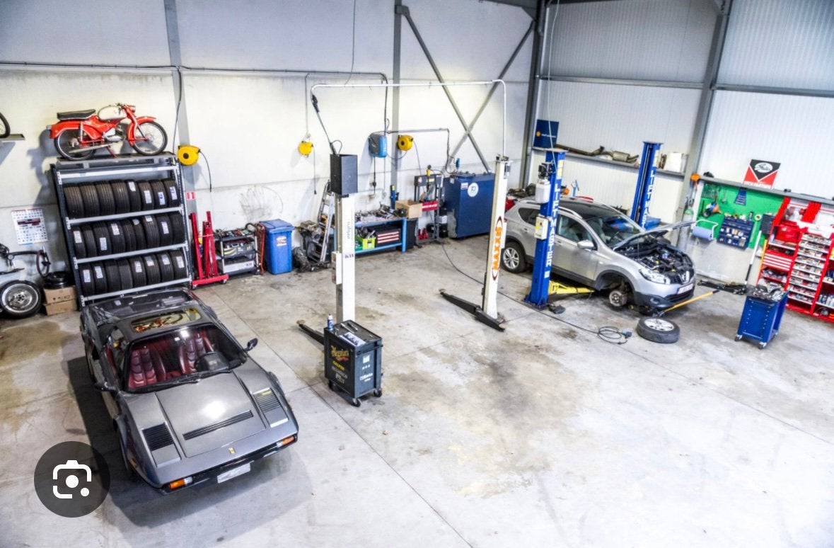 Gezocht magazijn of garage werkplaats om te kopen ., Immo, Garages en Parkeerplaatsen, Mechelen